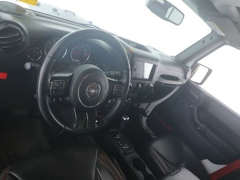 Used 2017 Jeep Wrangler Unlimited Rubicon image 17