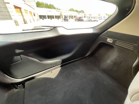 Used 2016 Honda HR-V LX image 30