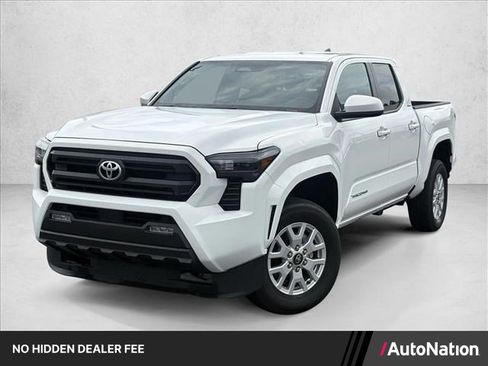 Certified 2025 Toyota Tacoma SR5 AWD/4WD image 1