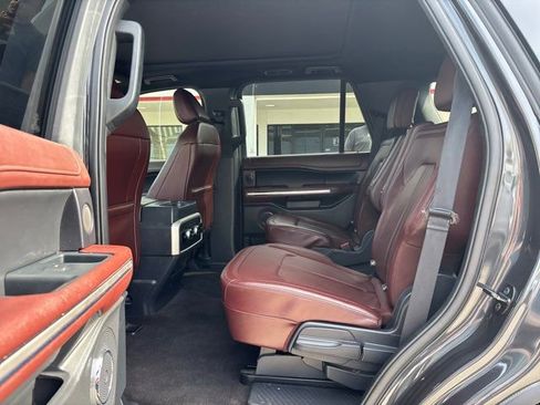 Used 2023 Ford Expedition Limited image 28