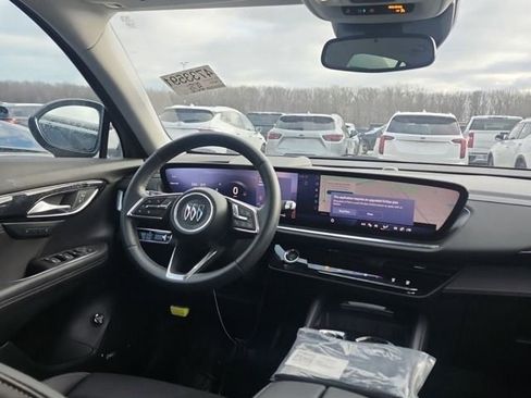Used 2024 Buick Envision Preferred image 14