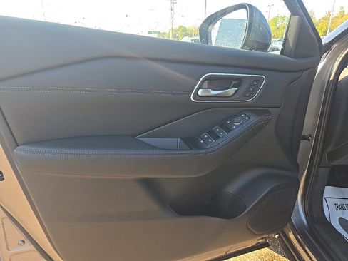 New 2026 Nissan Rogue Platinum w/ Platinum Premium Package image 12