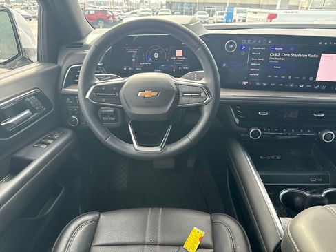 Used 2025 Chevrolet Tahoe High Country image 14