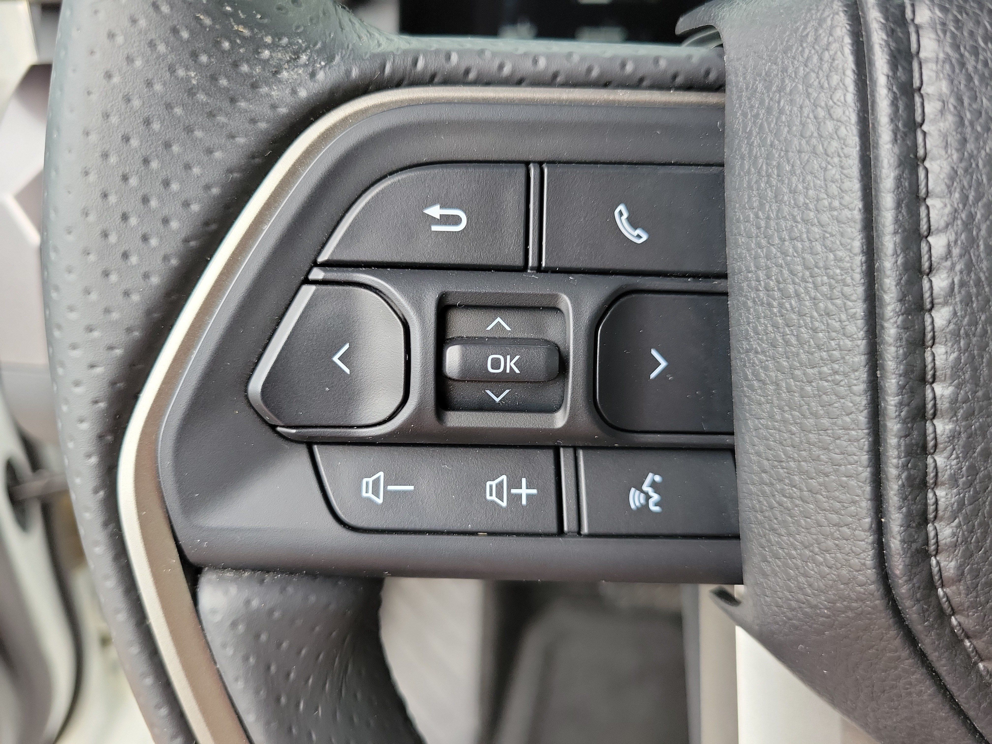 Used 2025 Toyota 4Runner TRD Off-Road AWD/4WD image 21