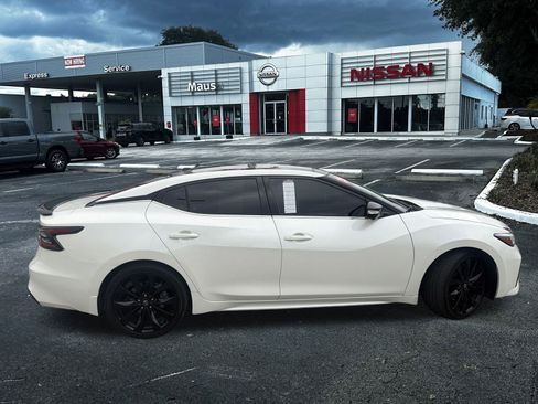 Used 2023 Nissan Maxima SR w/ Sport Mat Group image 9