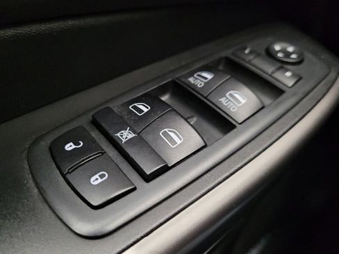 Used 2020 Jeep Cherokee Limited image 27