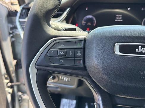 Used 2023 Jeep Grand Cherokee Limited RWD image 25