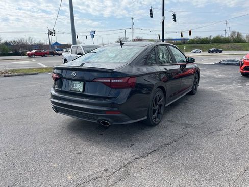 Used 2024 Volkswagen Jetta GLI Autobahn image 3