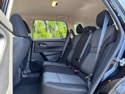 Used 2025 Nissan Rogue SV AWD/4WD image 28