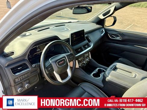 Used 2024 GMC Yukon XL SLT image 11