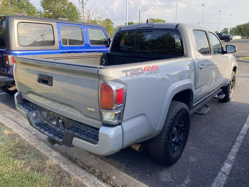 Used 2020 Toyota Tacoma TRD Sport AWD/4WD image 7