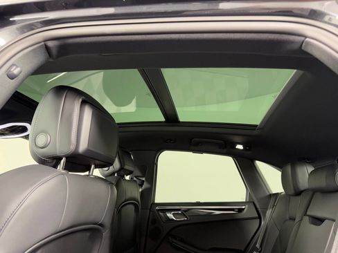 Certified 2026 Porsche Macan AWD/4WD image 23