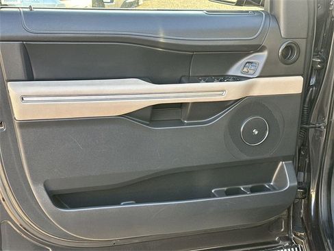 Used 2024 Ford Expedition Max Limited image 22