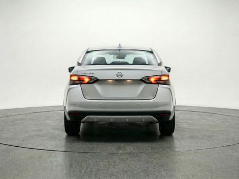 Used 2025 Nissan Versa SV image 7