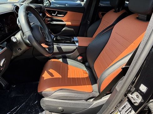 Used 2024 Mercedes-Benz GLC 300 image 21