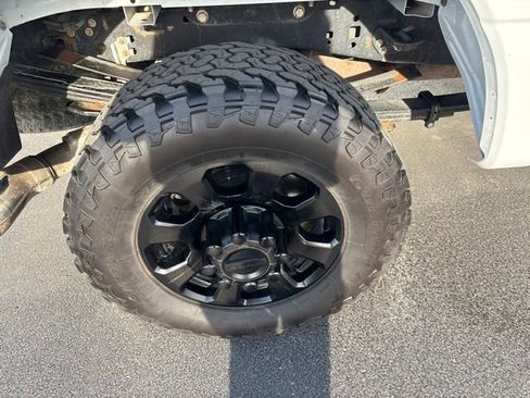 Used 2023 Ford F350 XLT AWD/4WD image 4
