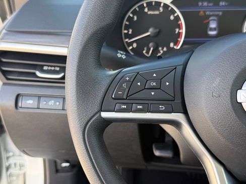 Used 2024 Nissan Altima 2.5 SV FWD image 13