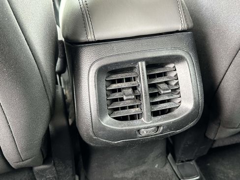 Used 2014 Jeep Cherokee Sport image 14