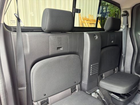 Used 2022 Nissan Frontier SV RWD image 31