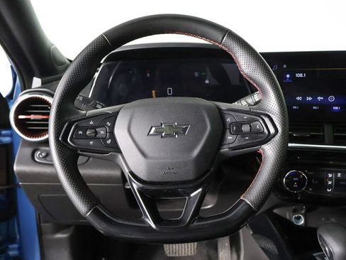 Used 2025 Chevrolet Trax RS w/ Driver Confidence Package FWD image 37