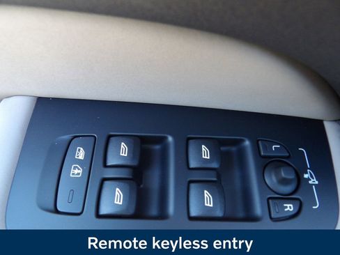 New 2026 Volvo XC60 B5 Plus w/ Protection Package Premier image 10