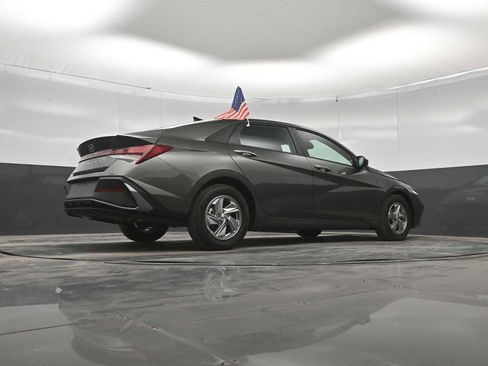 New 2026 Hyundai Elantra SE FWD image 38
