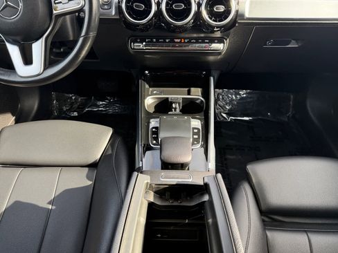 Used 2020 Mercedes-Benz GLB 250 4MATIC image 16