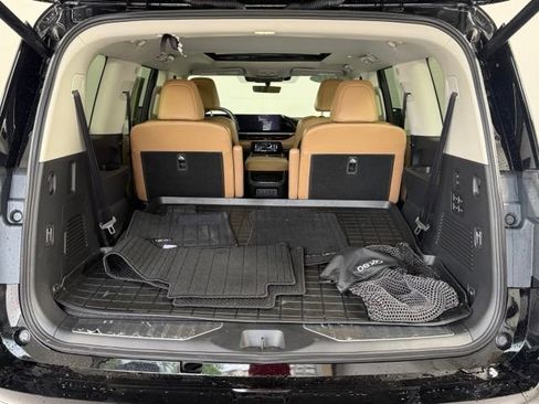 Used 2025 INFINITI QX80 Luxe RWD image 17