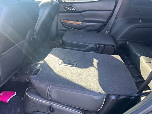 Used 2017 GMC Acadia Denali image 9