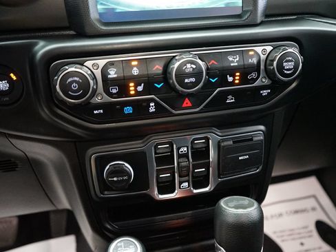 Used 2023 Jeep Wrangler Unlimited w/ Cold Weather Group AWD/4WD image 37