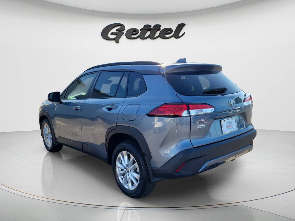 Used 2024 Toyota Corolla Cross LE w/ Moonroof Package FWD image 7