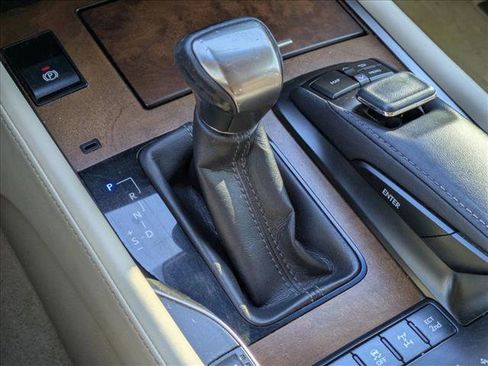 Used 2017 Lexus LX 570 4WD w/ Luxury Package image 12