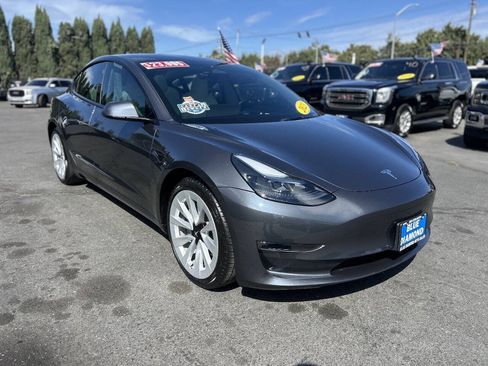 Used 2023 Tesla Model 3 Standard Range RWD image 1