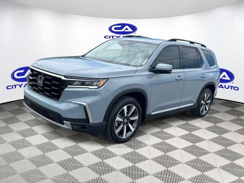Used 2025 Honda Pilot Touring image 10