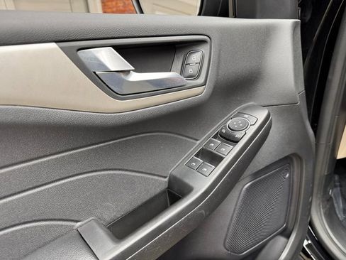 Certified 2022 Ford Escape SEL image 11