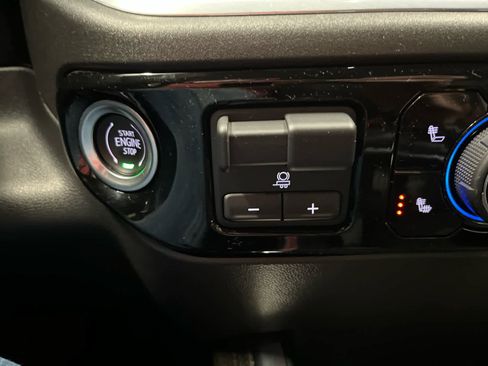 Used 2022 Chevrolet Silverado 1500 LT Trail Boss w/ LT Trail Boss Premium Package image 28