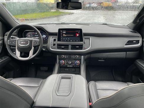 Used 2023 GMC Yukon XL SLT w/ SLT Luxury Package image 21