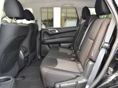 Used 2019 Nissan Pathfinder S AWD/4WD image 30