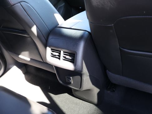 Used 2023 Chevrolet Equinox RS image 15