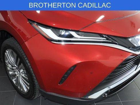Used 2022 Toyota Venza Limited AWD/4WD image 12