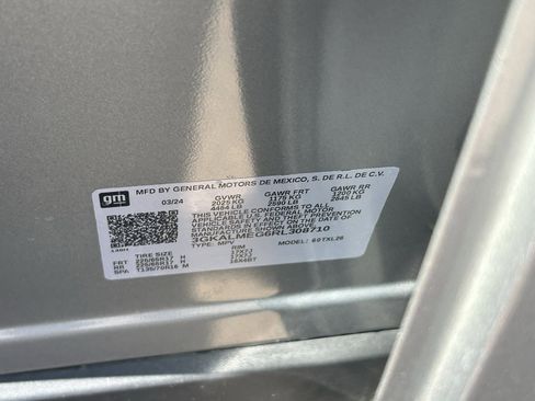 Used 2024 GMC Terrain SLE image 17