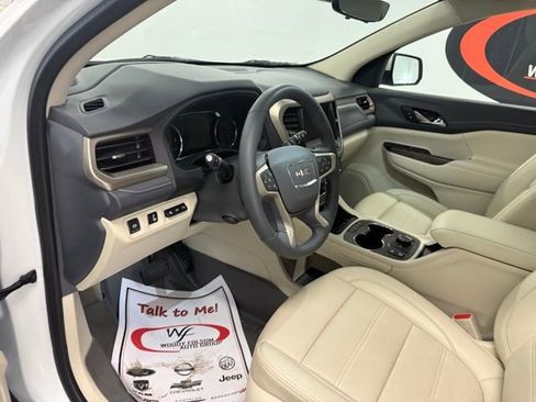 Used 2023 GMC Acadia Denali w/ Denali Technology Package image 13