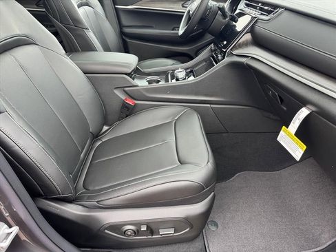 New 2025 Jeep Grand Cherokee L Limited w/ Luxury Tech Group II image 8