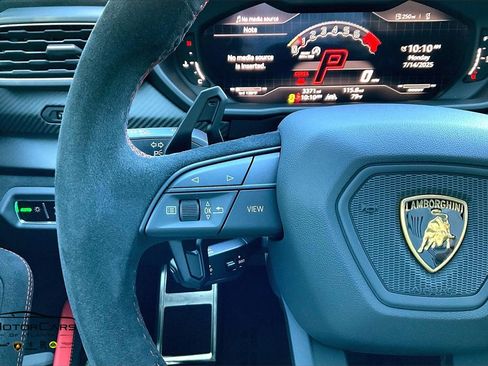Used 2024 Lamborghini Urus Performante image 18