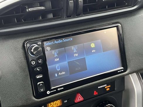 Used 2017 Toyota 86 image 20