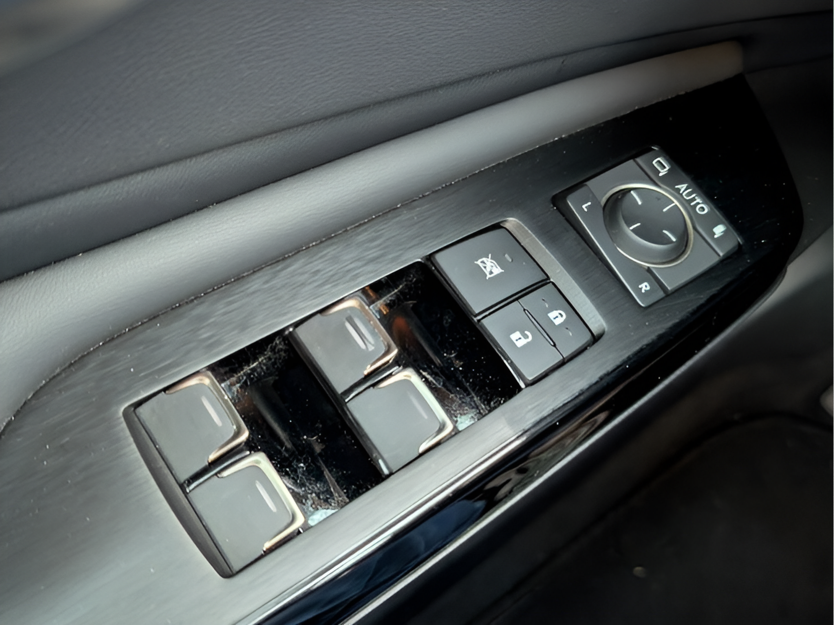 Certified 2024 Lexus ES 350 w/ Premium Package FWD image 29