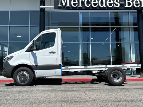 New 2024 Mercedes-Benz Sprinter 4500 image 3