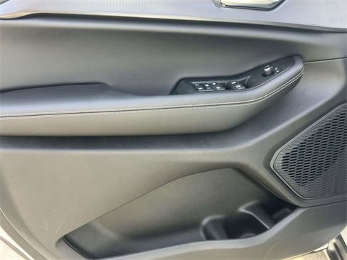 New 2025 Jeep Grand Cherokee Altitude image 27