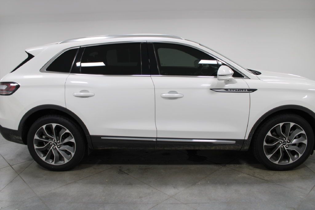 Used 2022 Lincoln Nautilus Reserve w/ Equipment Group 201A FWD image 11