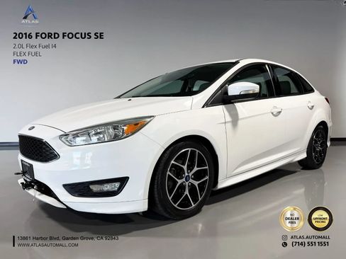 Used 2016 Ford Focus SE w/ SE Sport Package FWD image 1